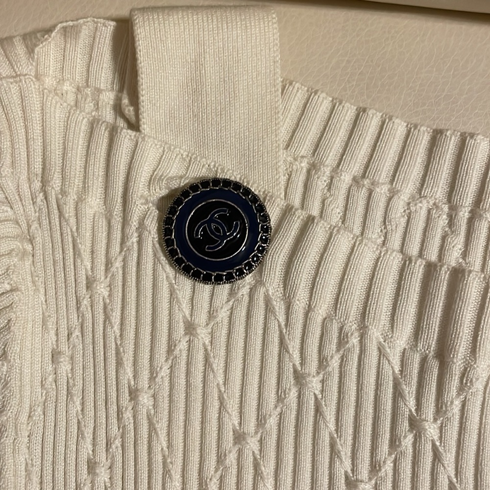 Chanel top - Picture 3 of 5
